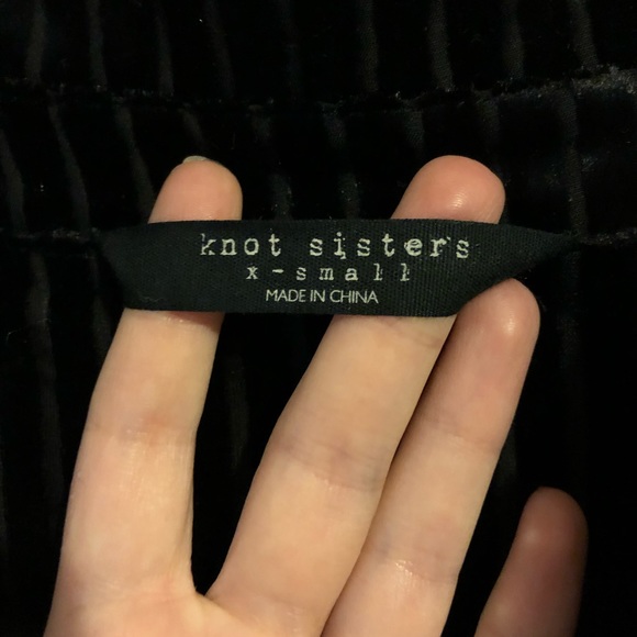 KNOT SISTERS Velvet Nina Blouse - Picture 5 of 6